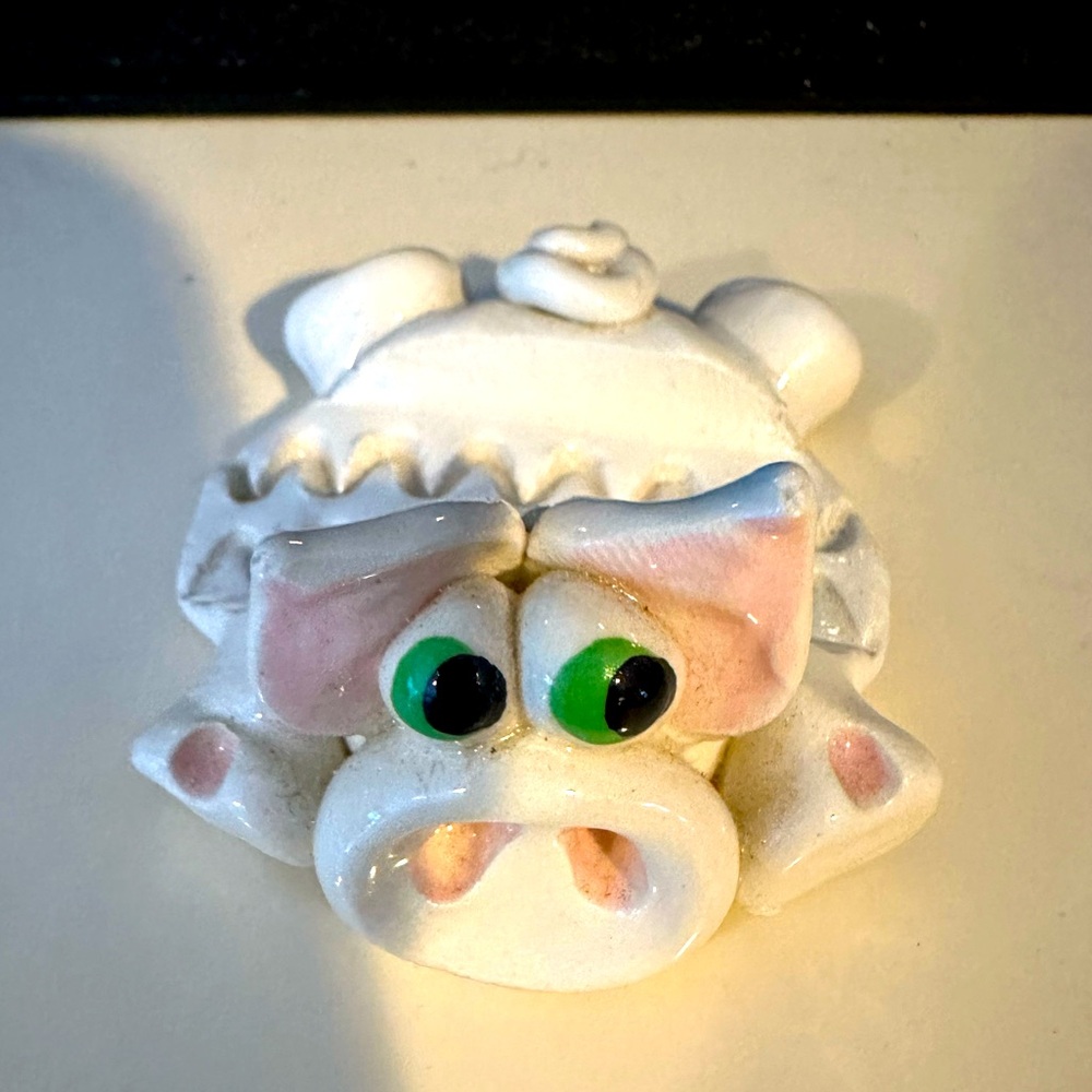 Handmade Artisan Studio Pottery Adorable Pig Figure Gum Holder Rest Saver Signed